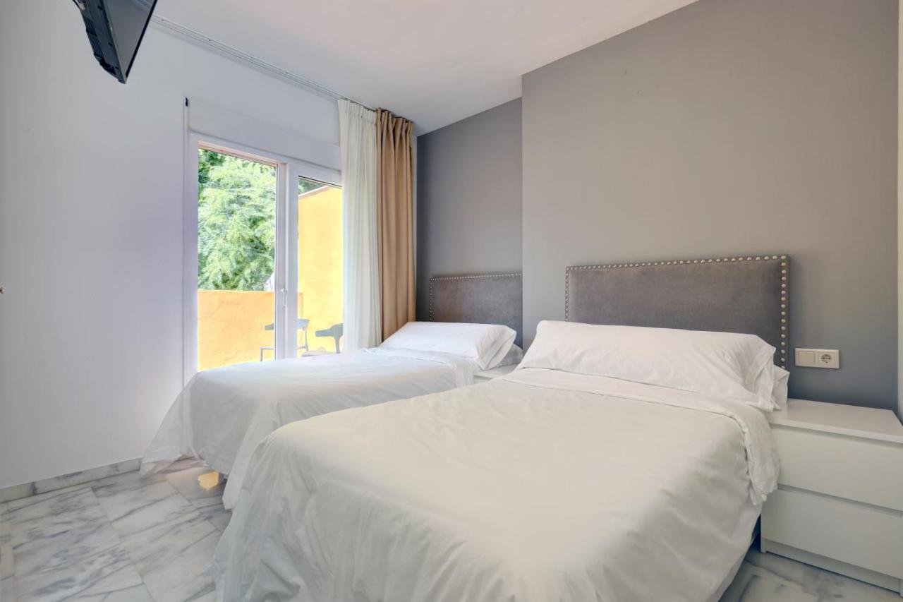 37 Guest house *